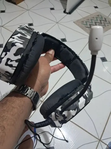 Vendo headset com defeito.