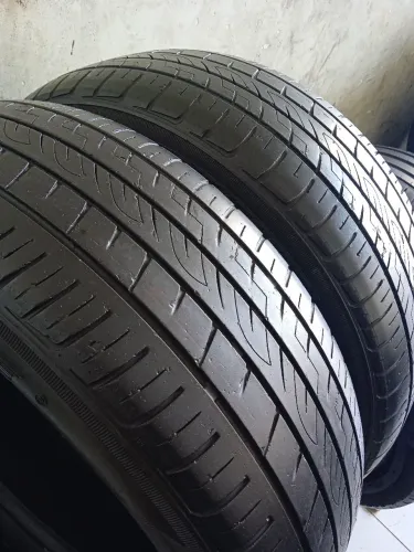 2 Pneus 215/60/17 em ótimo estado