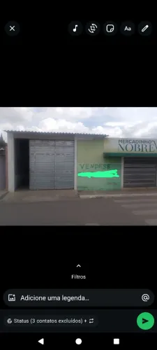 Casa com dois pontos de comércio pra vender ou trocar.