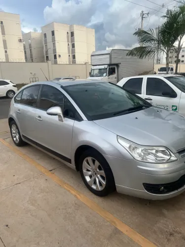 Citroen C4 GLX 2.0 Flex 16V 5P Mec. 2010