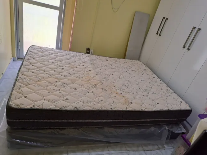 Vende se 1 cama de casal