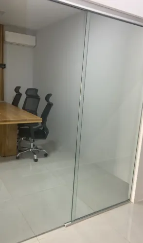 Vende-se porta blindex 