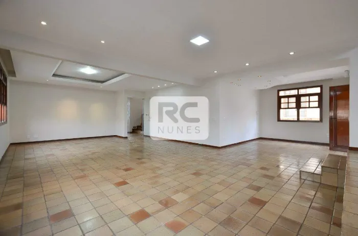 Casa para aluguel, 8 quartos, 2 suítes, 6 vagas, Santa Tereza - Belo Horizonte/MG