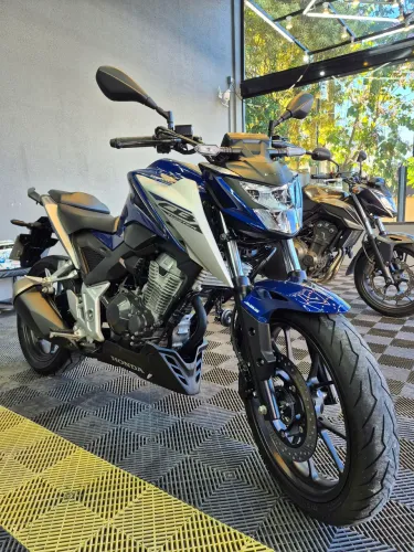 CB 300 Twister ABS 2026 Azul impecável 