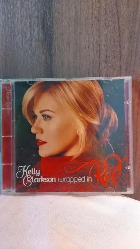 CD Kelly Clarckson Wrapped In Red