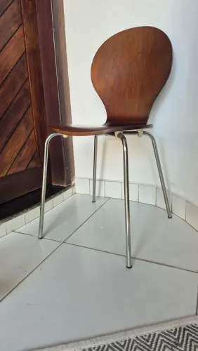 Cadeira marrom
