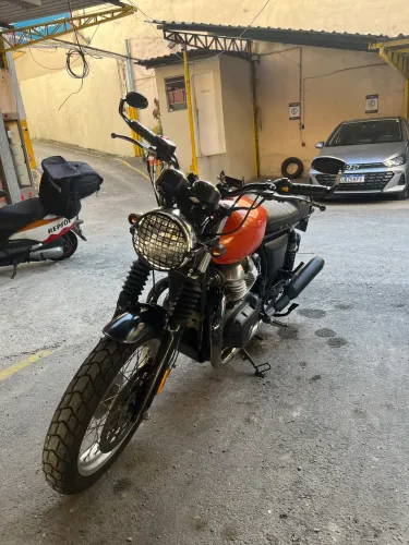 Royal Enfield Interceptor 650 Custom - Única, Revisada e Pronta para Rodar