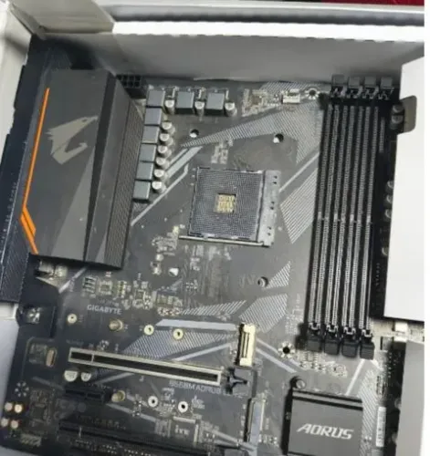 Placa mãe B550 AORUS ELITE COM DEFEITO
