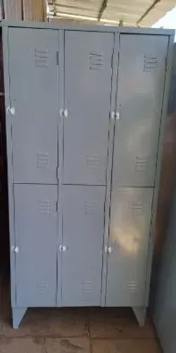 Armário Roupeiro em aço 6 portas com porta cadeados