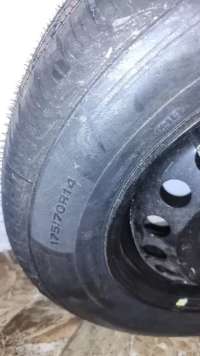 Roda de ferro com pneu novo aro 14