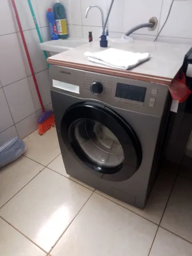 VENDE SE MAQUINA DE Lavar roupas LAVE E SECAR MARCA SAMSUMG G
