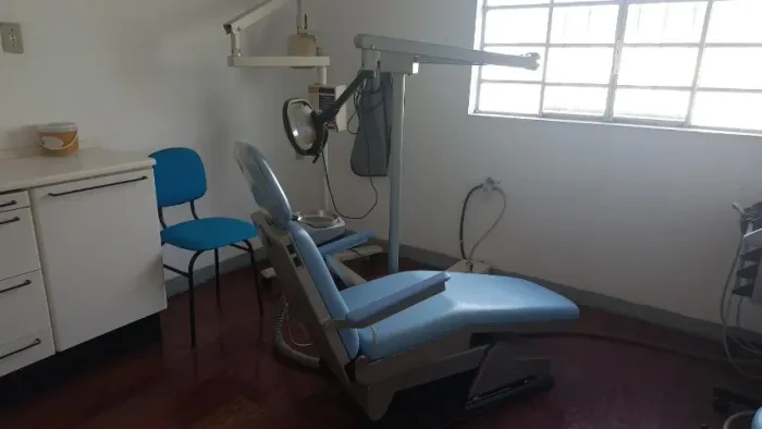 Cadeira Odontologica Dabi com equipo e mocho 