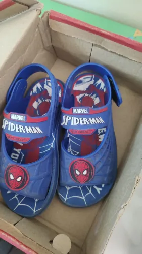 Sandália do homem aranha 