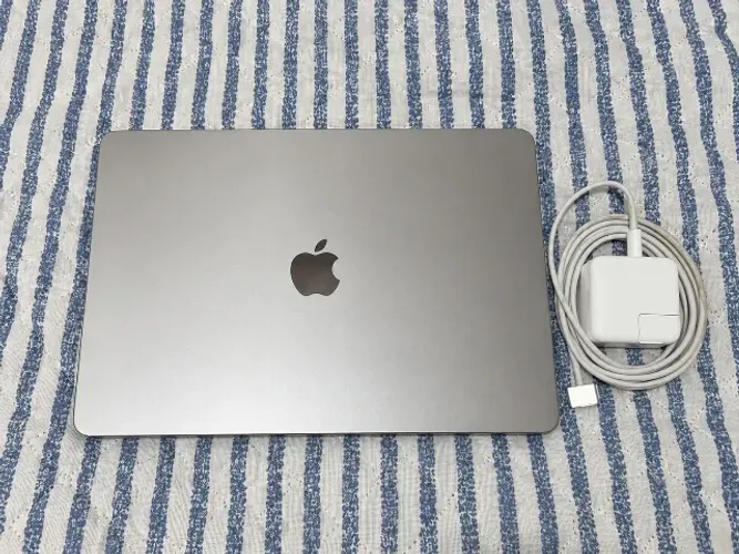 MacBook Air M2 2022 8GB RAM 256GB SSD ? Impecável