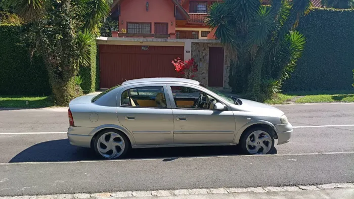 Chevrolet Astra GL Milenium 1.8 MPFI 4P 2001