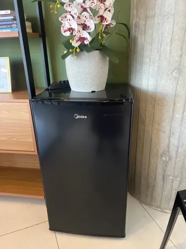 Frigobar Midea Preto 93 Litros - Excelente Estado