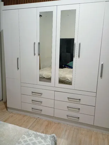 Vendo guarda roupa de casal semi novo 