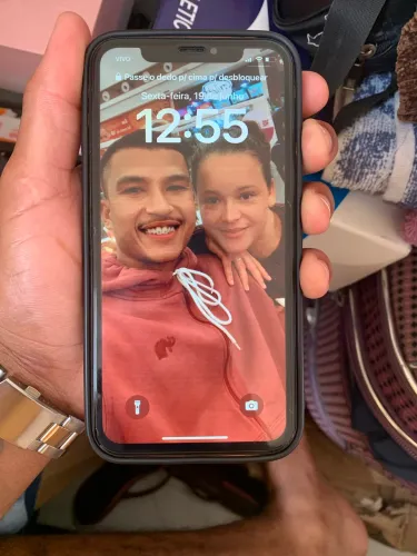 Vendo iPhone XR montado no 17 pro