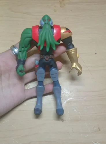 Boneco Ben 10 bootleg vilgax