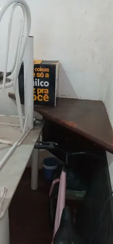 Vendo um armário e uma bicicleta tudo bom no preço baixo interessados e só ligar