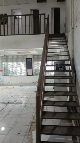 ALUGO GALPÃO/MEZANIINO 250m