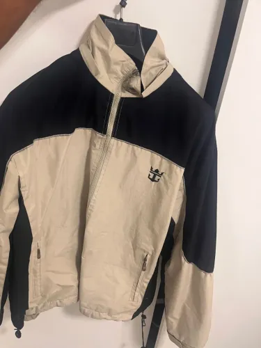 jaqueta corta-vento (windbreaker) oficial da Royal Caribbean,