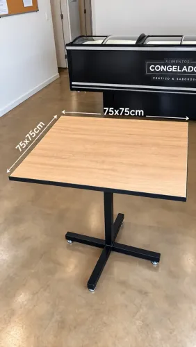 Mesa quadrada