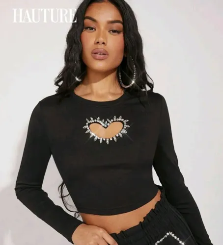 Blusa coração com pedrarias
