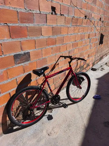 Vende-se bicicleta no precinho Aro 26 Ainda dou uma garupeira junto com a bicicleta