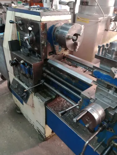 Vendo torno mecânico