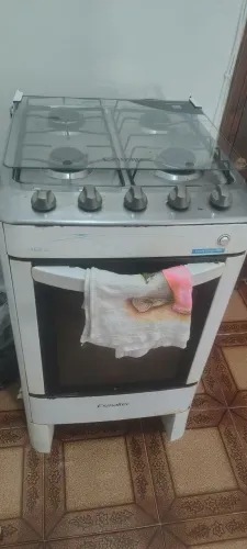 Fogão excelente estado , funciona forno e as 4 bocas