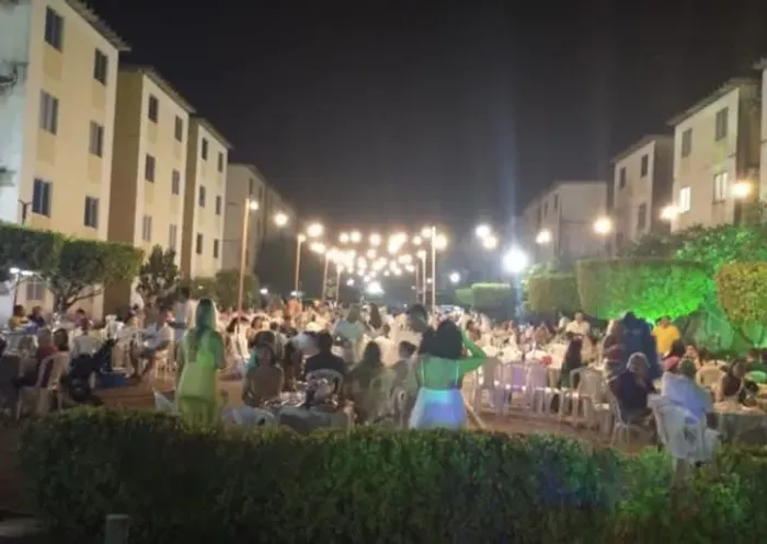Aluguel de varal de lâmpadas, gambiarra, refletores iluminação cênica geral...
