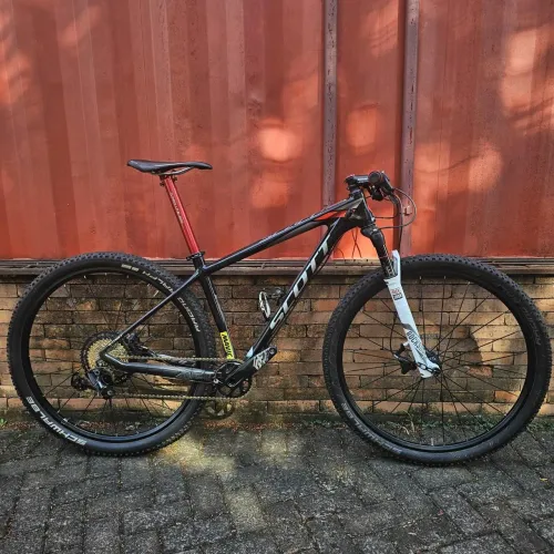 Scott scale 910 M carbono 