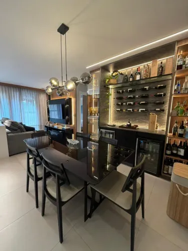 2 suites com 2 vagas