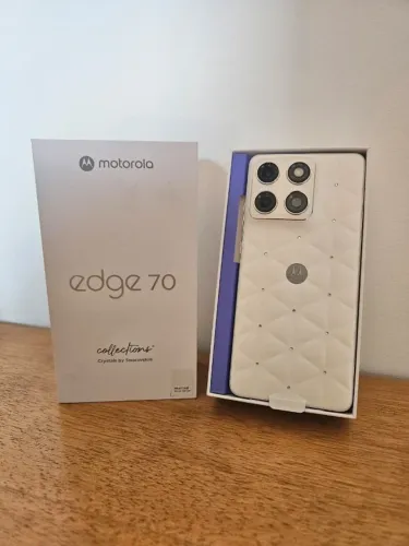 Motorola Edge 70 5G 12/512GB Cloud Dancer - Crystals by Swarovski - NOVO com NF