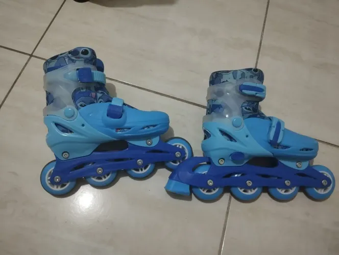 Patins do Stitch (tamanha 32 ao 35)