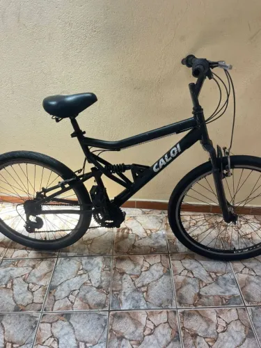 Bicicleta caloi com marcha