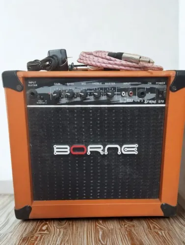 Amplificador Borne + pedaleira zoom 505 