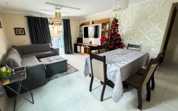 Casa com 6 kitnets à venda no Jardim Caiçara!
