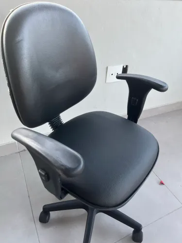 Cadeira escritório flexform com rodinha e apoio de braço
