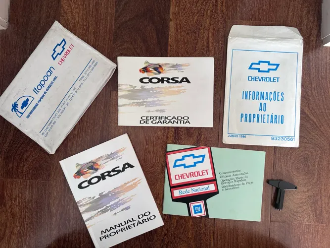 Manual do Proprietário e outros itens CHEVROLET CORSA 1996 ORIGINAL colecionador