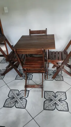 Jogo de mesa dobrável