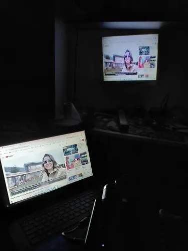 Mini Projetor LED LCD HDMI/VGA/USB