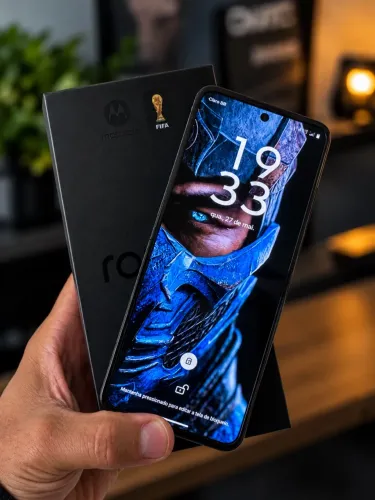Motorola Razr 70 estado de novo e completo ainda na garantia 