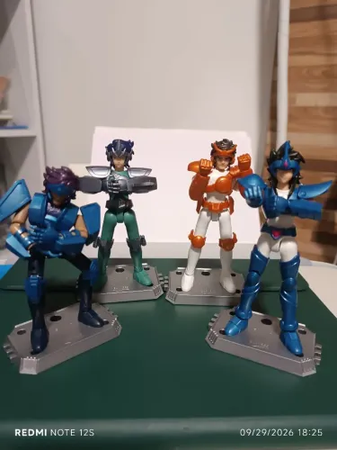 Cavaleiros do Zodíaco Blokeers - Bonecos Articulados Saint Seiya Colecionaveis