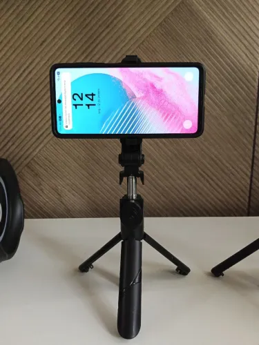 Tripé Bastão de Selfie com Suporte para Celular - Modelo XT-02
