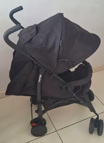 Carrinho de bebê - Nunca saiu de casa!