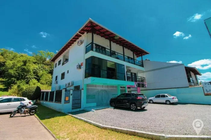 Prédio Comercial e Residencial com 720m² na Velha!