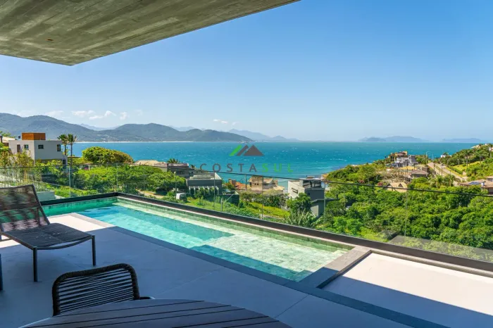 Casas de Alto Padrão com Vista Mar  Praia da Vigia, Garopaba/SC