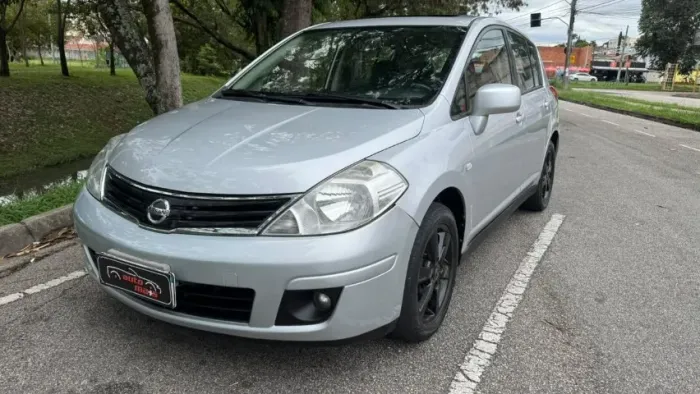 Nissan Tiida SL 1.8/1.8 Flex 16V Aut. 2011